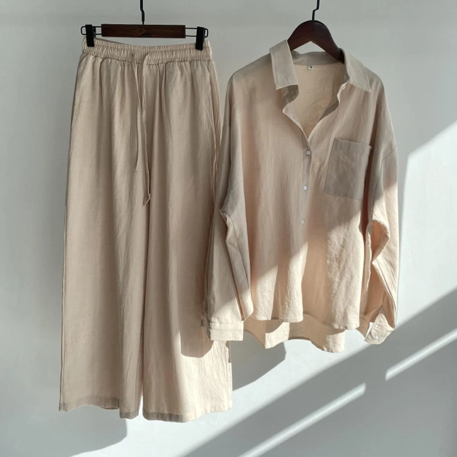 Женский комплект из свитшота и джоггеров, оверсайз, Beige — фото 2