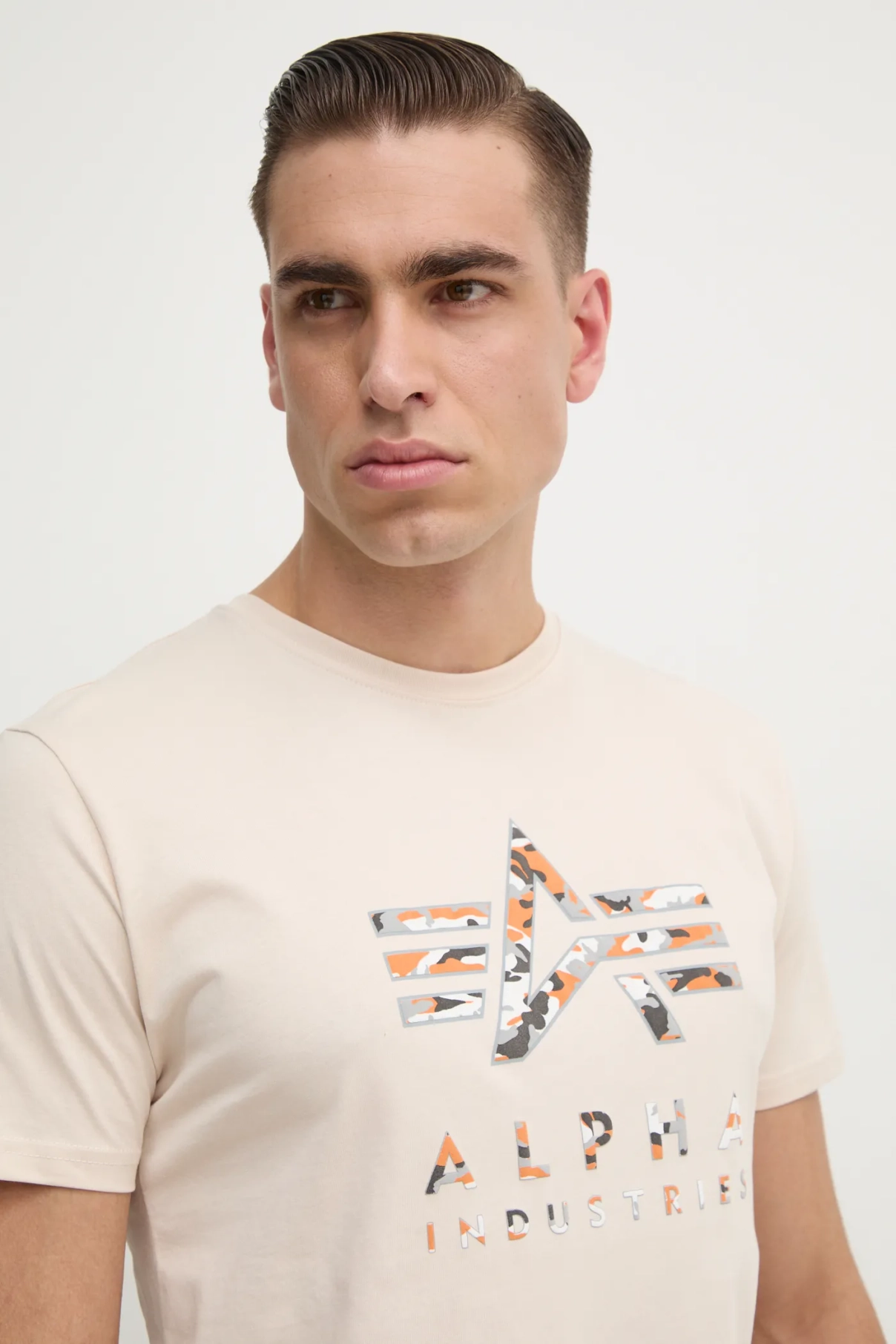 

Хлопковая футболка Alpha Industries, бежевый