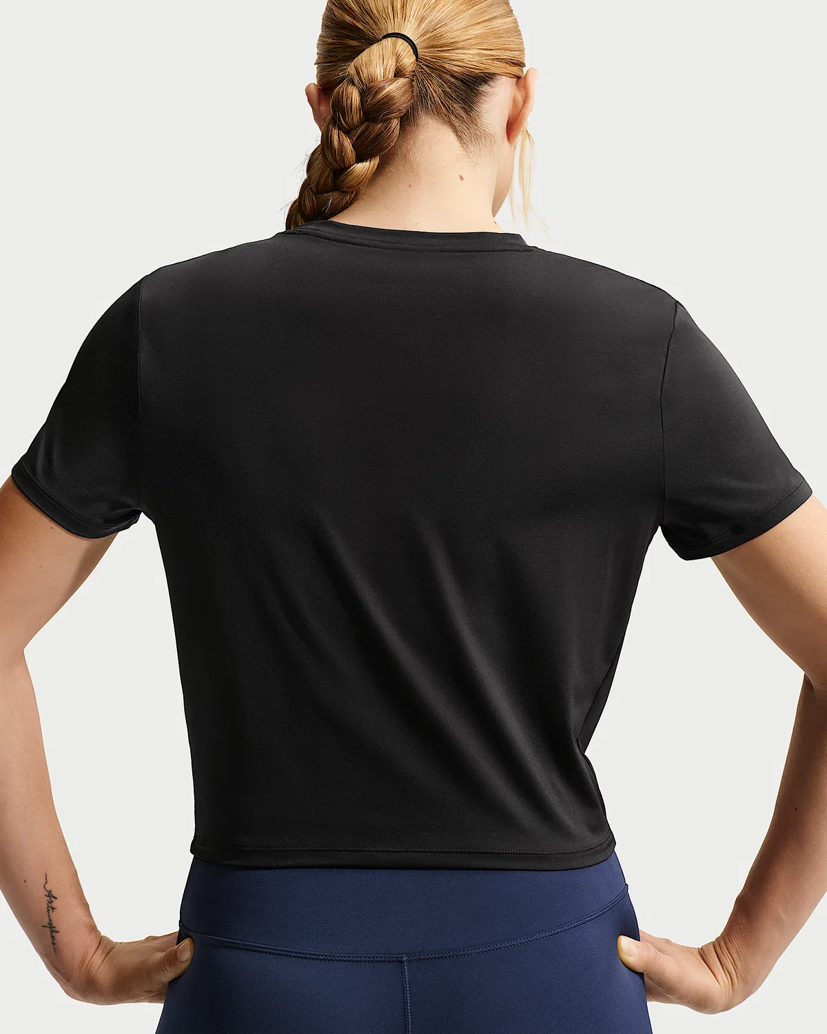 Женский топ Nike One Classic Twist с коротким рукавом Dri-FIT, Black/White — фото 2