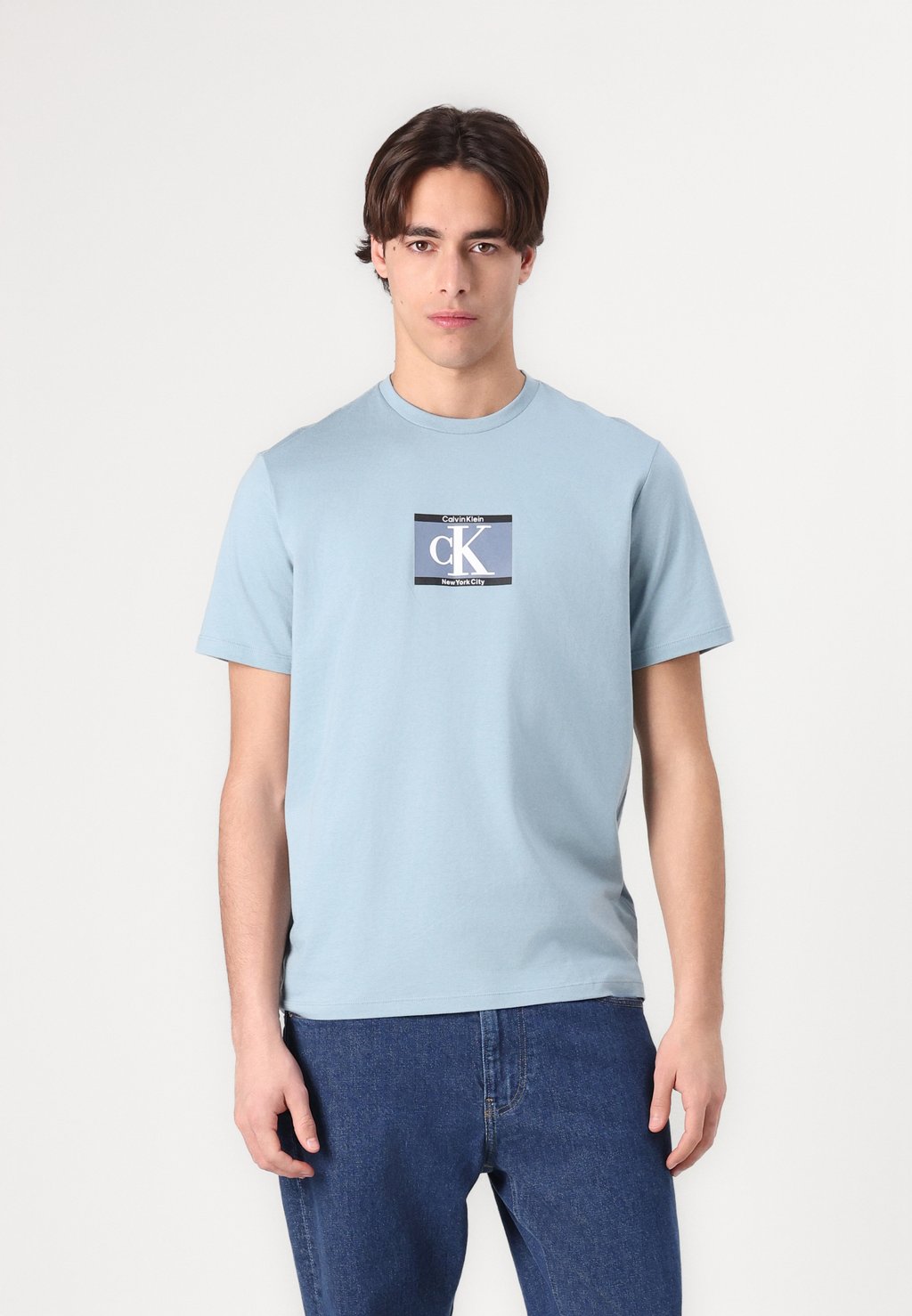 

Футболка с принтом UNISEX Calvin Klein, синий