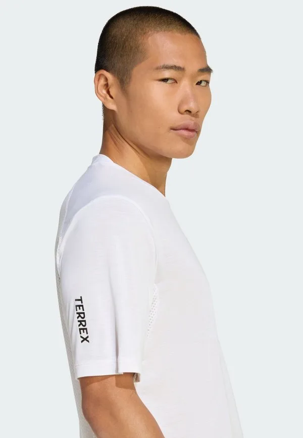 Спортивная футболка Adidas Terrex, White — фото 3