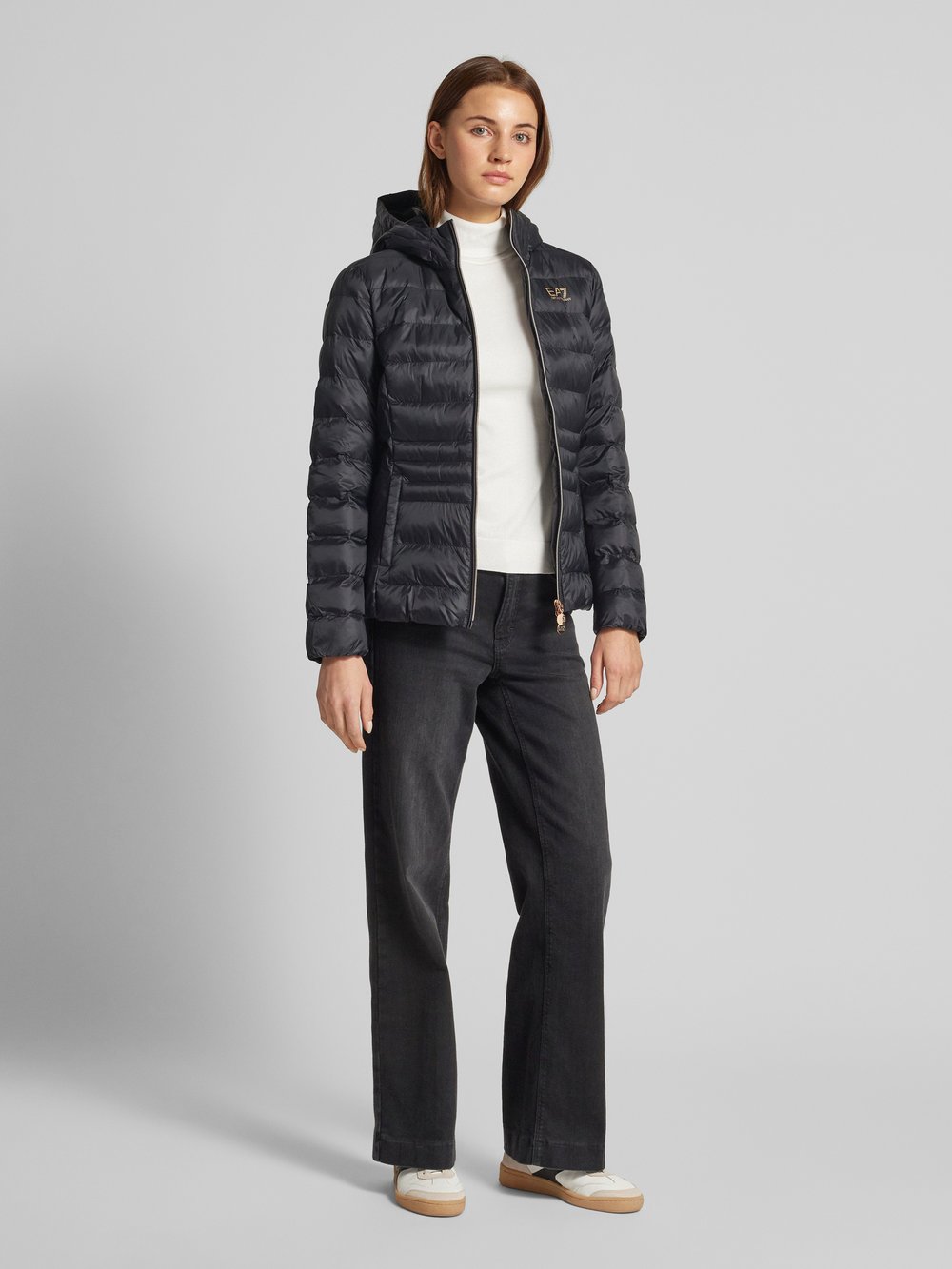 

Стеганая куртка с капюшоном EA7 Emporio Armani, черный