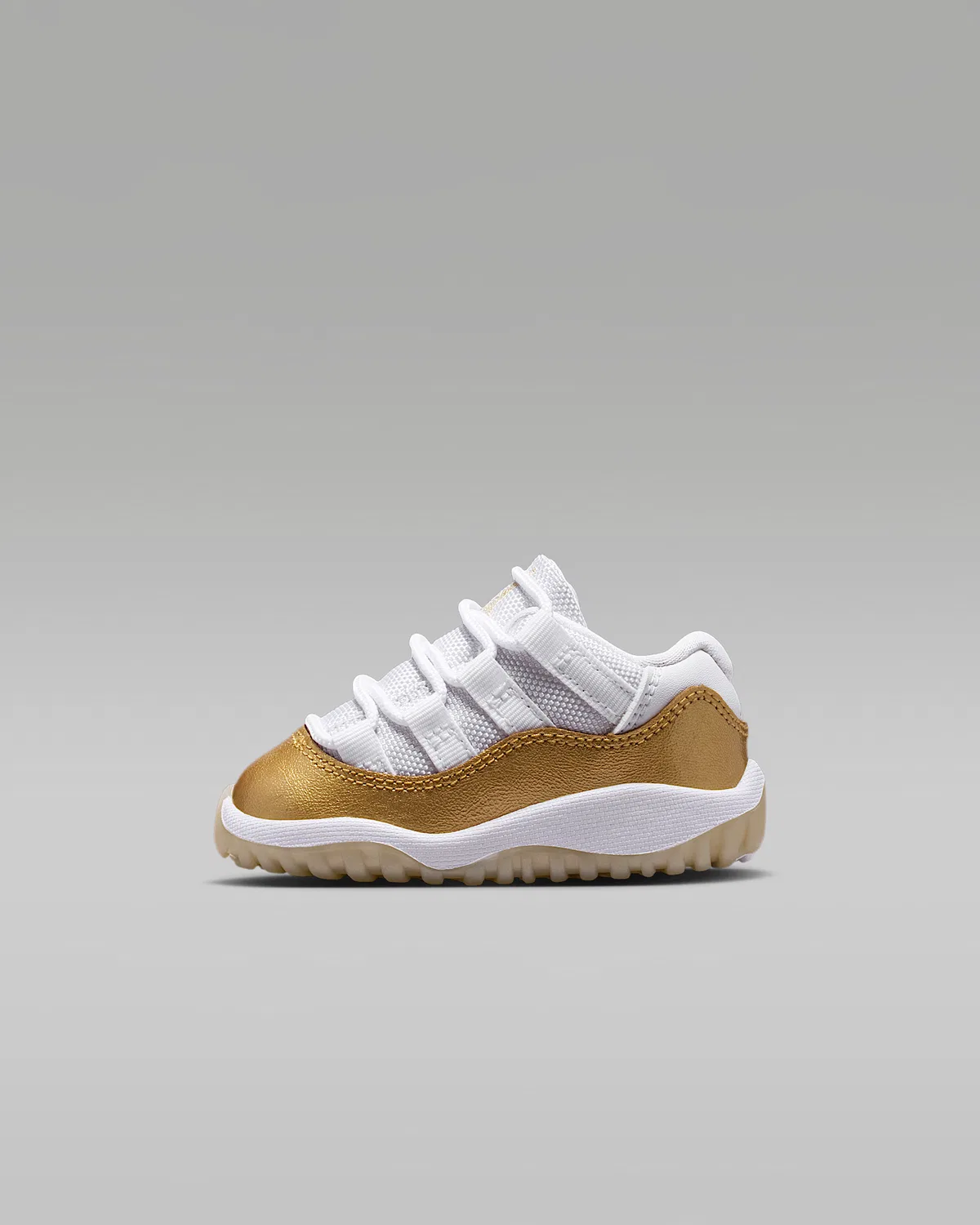 Детские кроссовки Jordan 11 Retro Low "Mother's Day", White/Team Gold/Metallic Gold