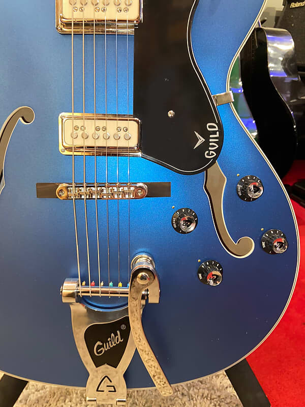 

Электрогитара Guild Newark St. Collection X-175 Manhattan Special 2020 - 2021 Malibu Blue