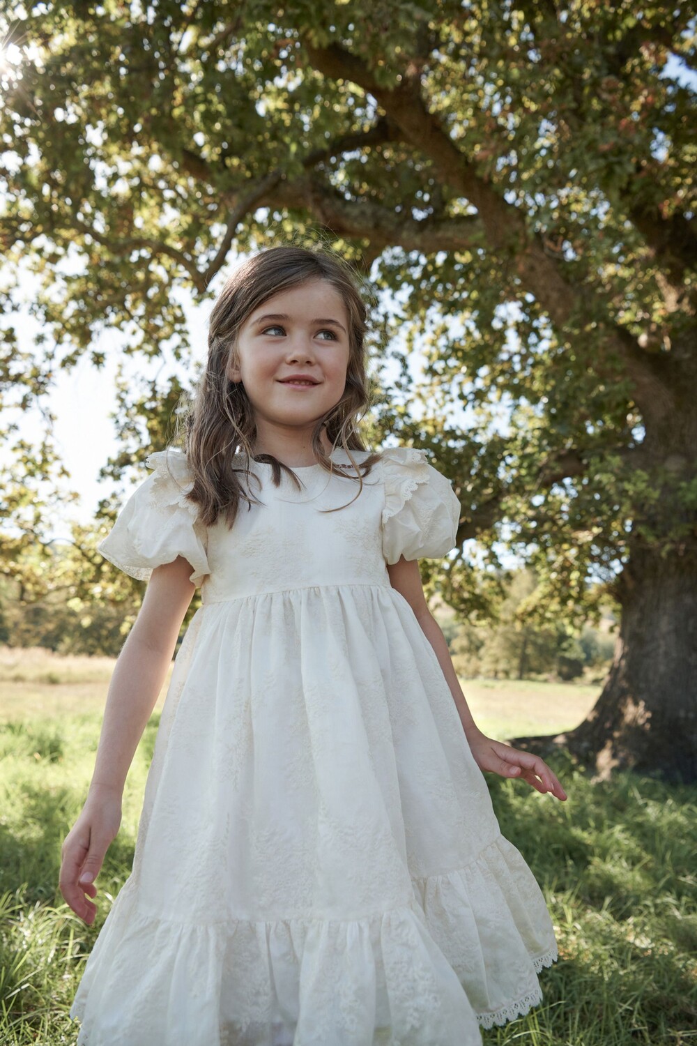 

Платье невесты с вышивкой Laura Ashley