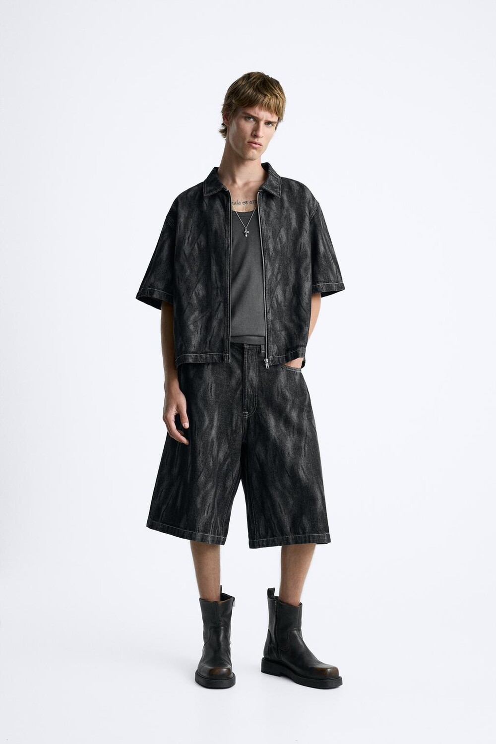 

Футболка с лазерной печатью ZARA, серый