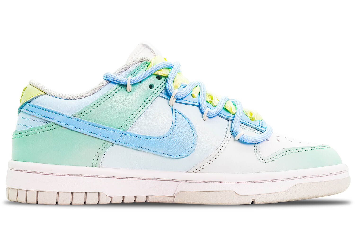

Женские кроссовки для скейтбординга Nike Dunk, White