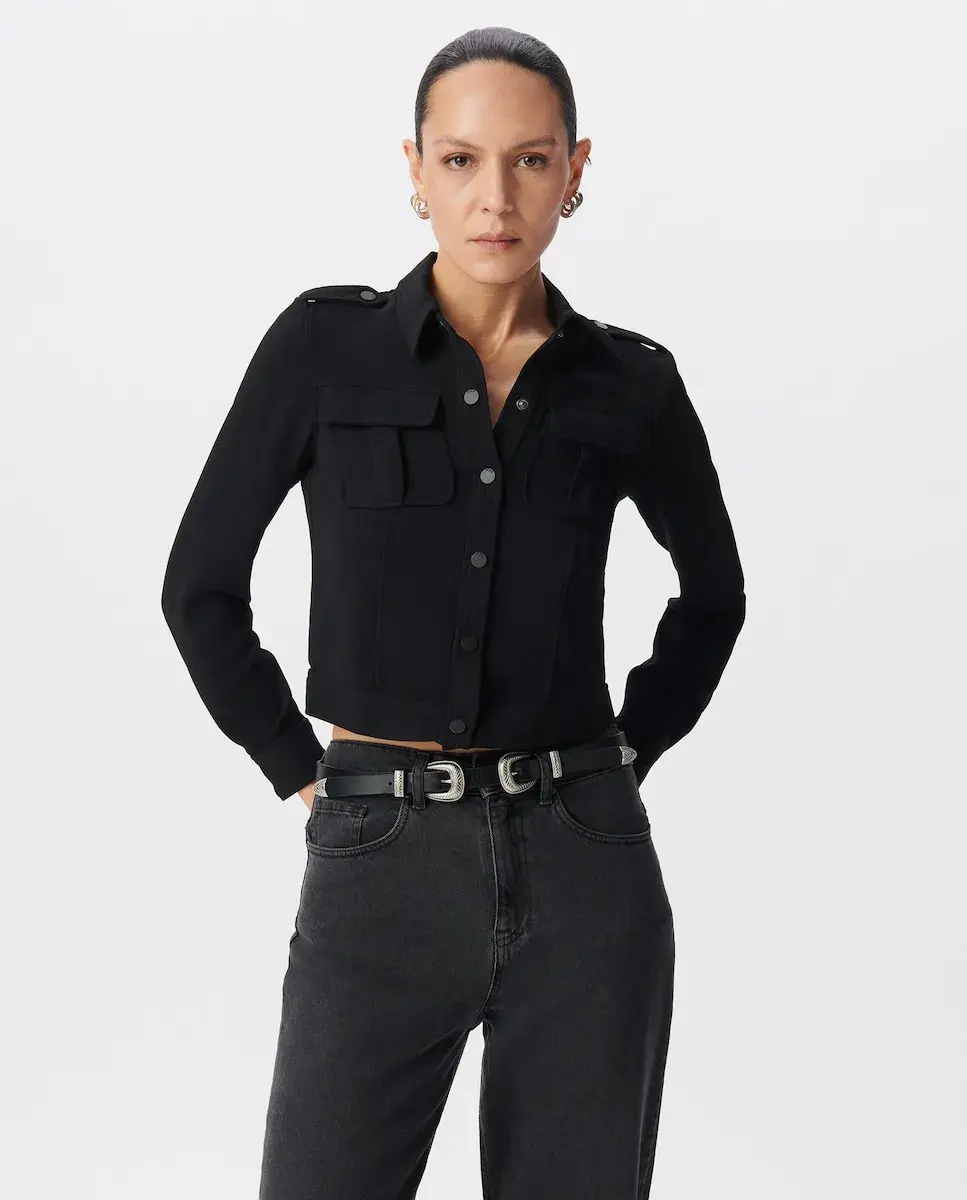 

Женская рубашка из переработанной ткани с карманами на груди IKKS, черный