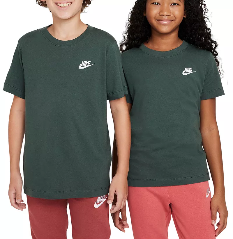 

Детская футболка Nike Sportswear с вышивкой Futura, цвет Vintage Green