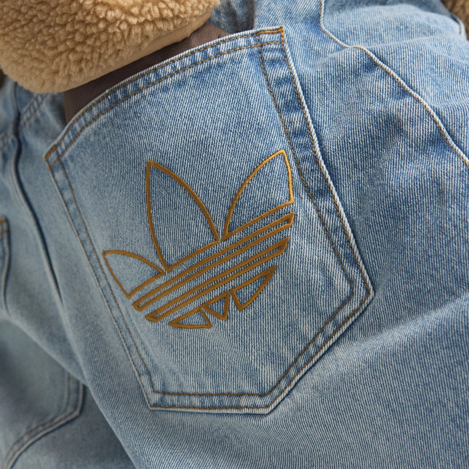 Мужские джинсы Indigo Denim от Adidas — фото 3