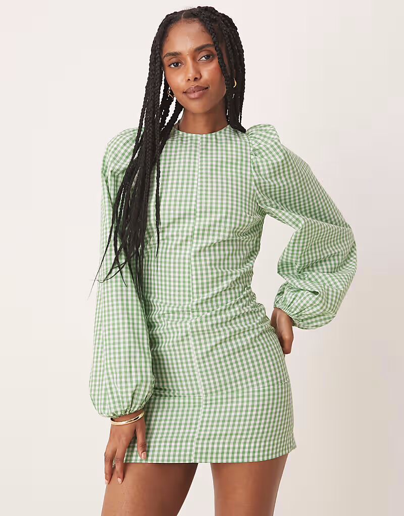 

Мини-платье ASOS DESIGN с завязками на спине, облегающее и расклешенное, в зеленую клетку