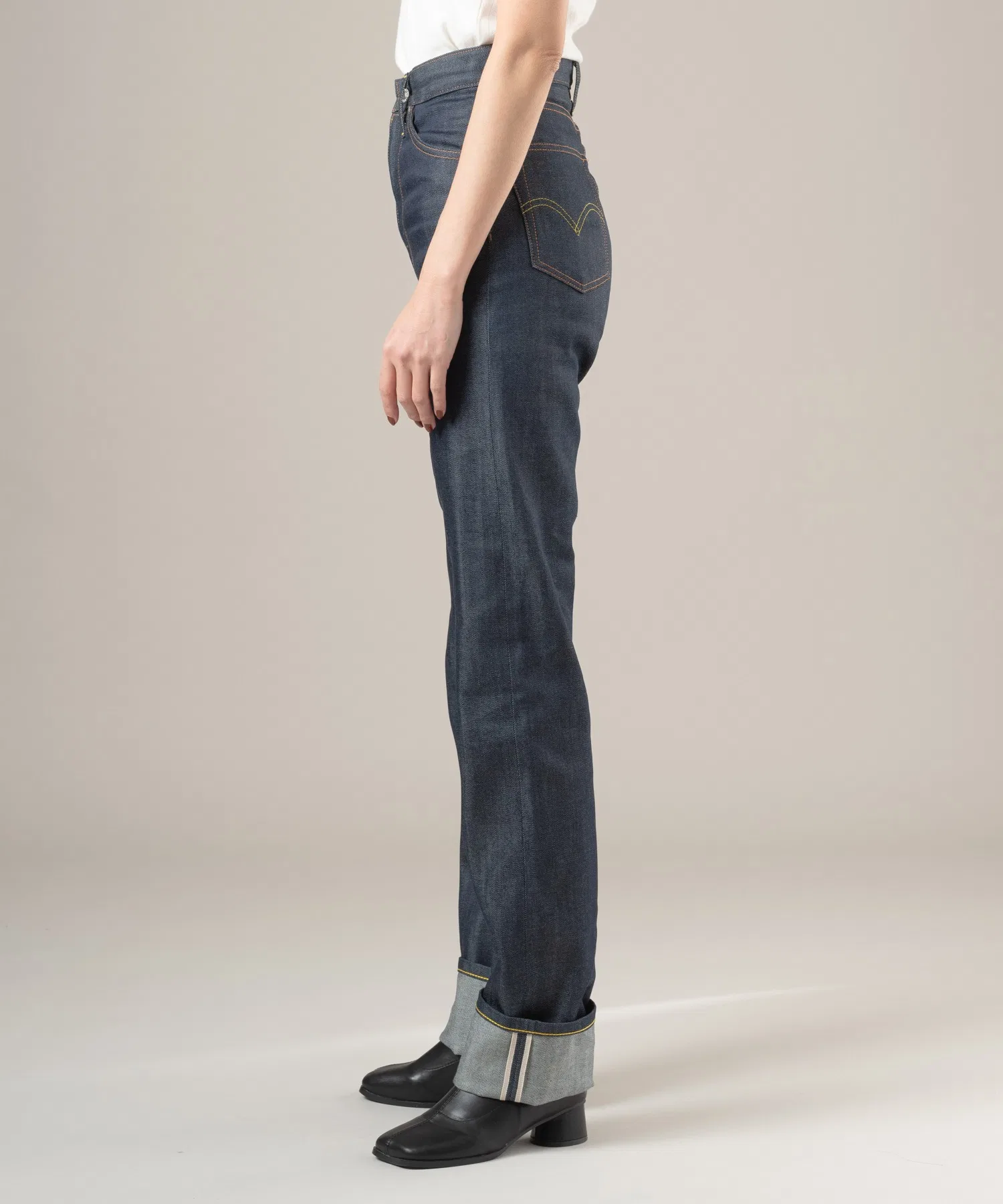 Джинсы Levi's LEVI'S(R) VINTAGE CLOTHING 1950-х годов, модель 701, органические, жесткие. — фото 4