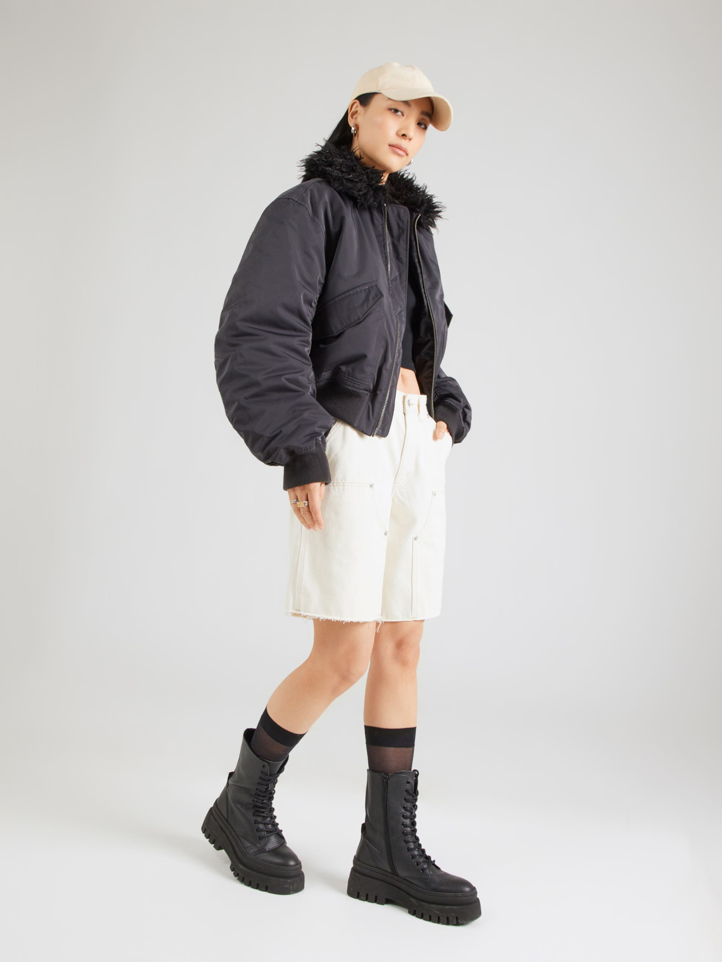 LEVI'S  Широкие карго-джинсовые шорты 'Baggy Dad Utility Shorts' в белом дениме — фото 4