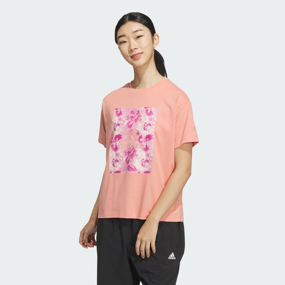 

Футболка Adidas W BOTANICAL Graphic T-shirt 2, цвет Wonderclay