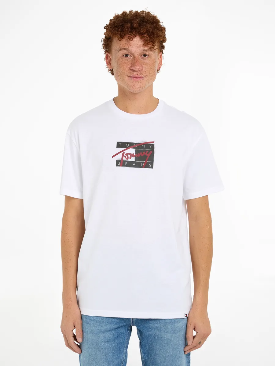 

Футболка Tommy Jeans Plus "TJM REG STREET SIG FLAG TEE EXT", большие размеры с принтом, белый