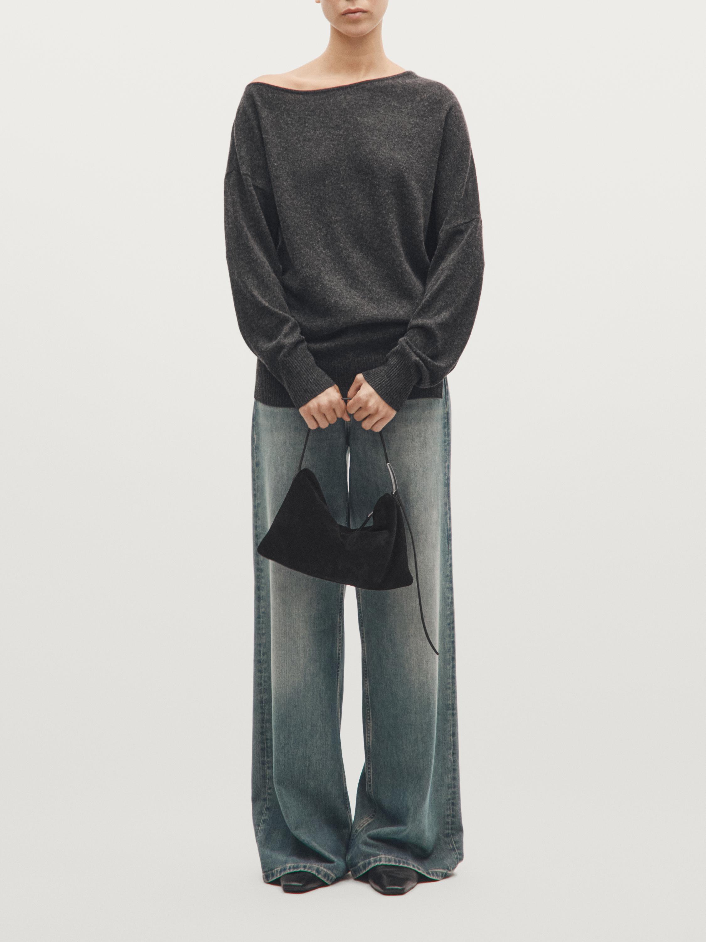 

Маленькая сумка из замши Massimo Dutti, черный