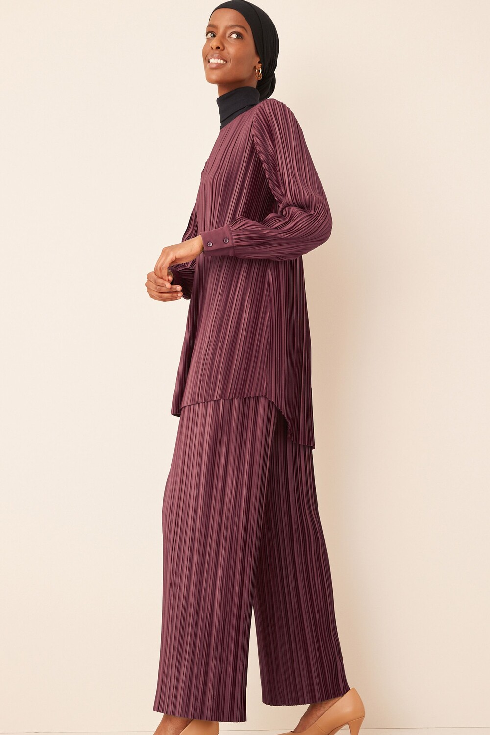 

Свободные широкие брюки полной длины из атласа плиссе Next, красный