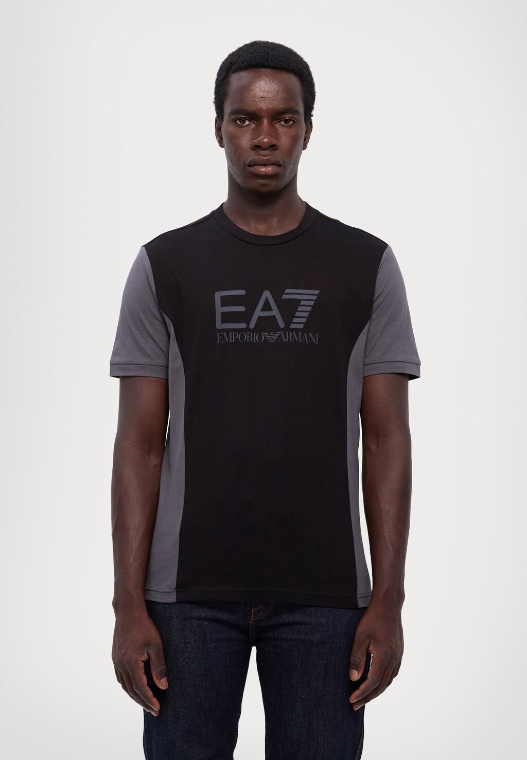 

Футболка с принтом EA7 Emporio Armani, черный
