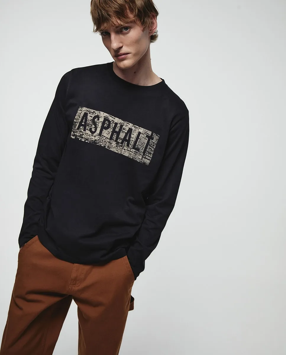 

Футболка с длинными рукавами и принтом Sfera, черный