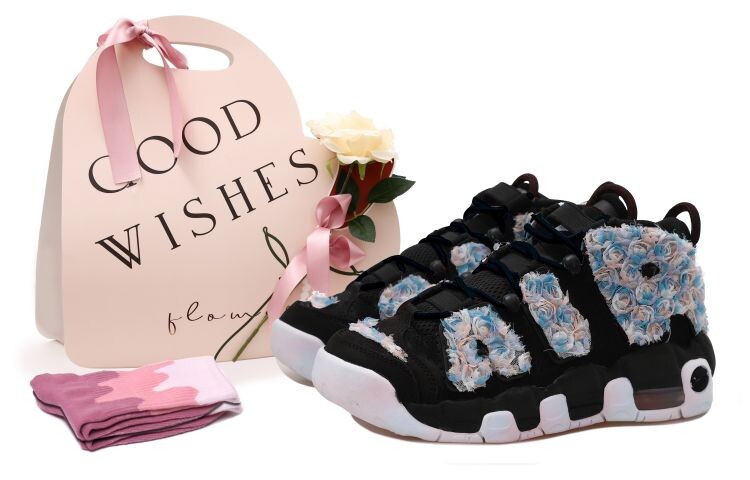 

Женские баскетбольные кроссовки Nike Air More Uptempo Vintage