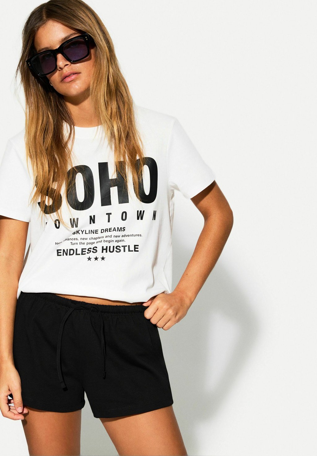 

Шорты PLUSH - Tracksuit bottoms Bershka, черный