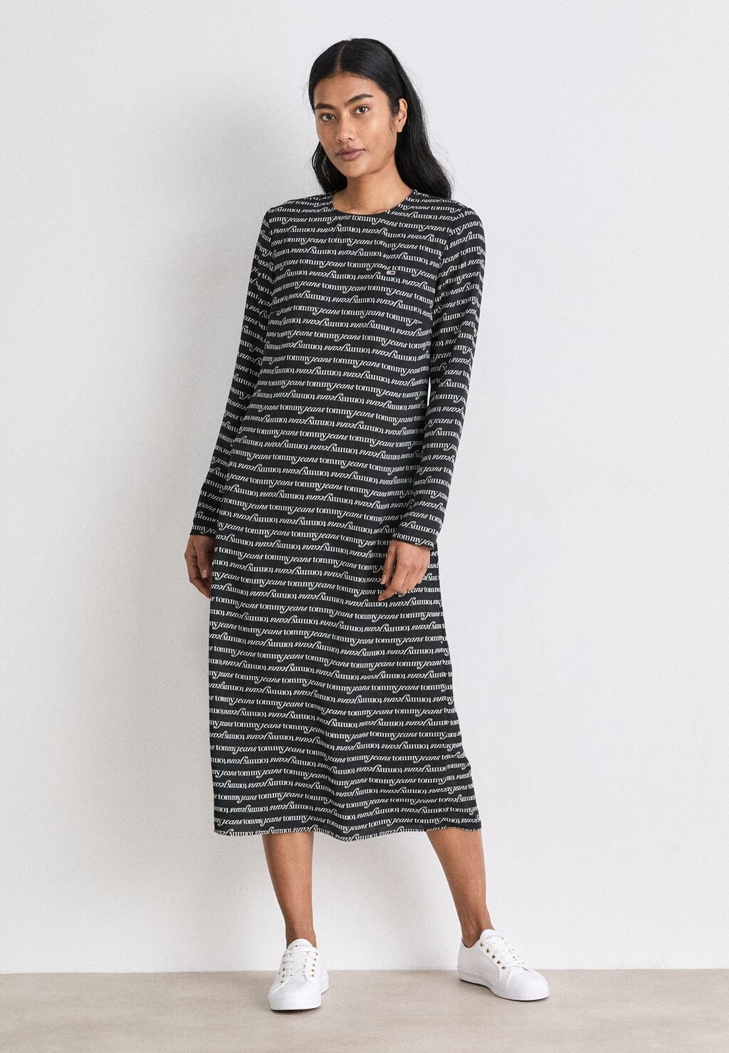 

Повседневное платье HYBRID LOGO MIDI DRESS Tommy Jeans, черный