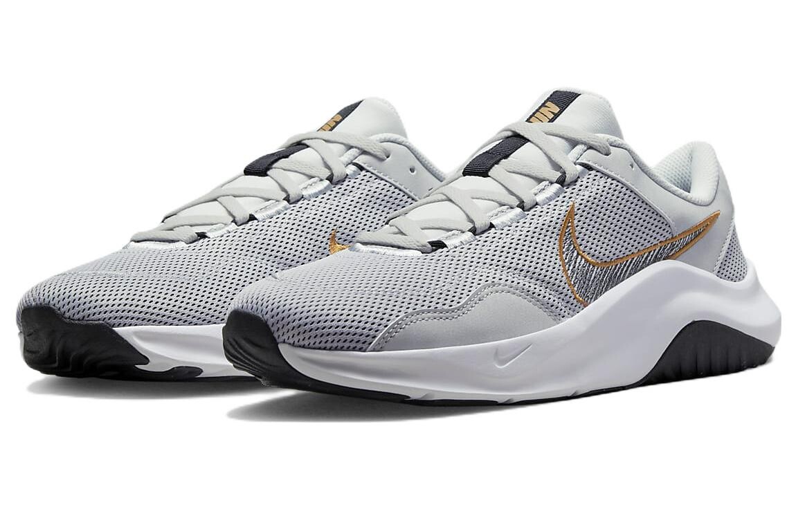 Кроссовки Nike Legend Essential для мужчин — фото 3