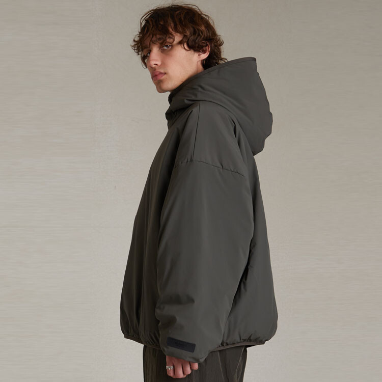 Толстовка с капюшоном на молнии с наполнителем Fear Of God Essentials, черный — фото 4