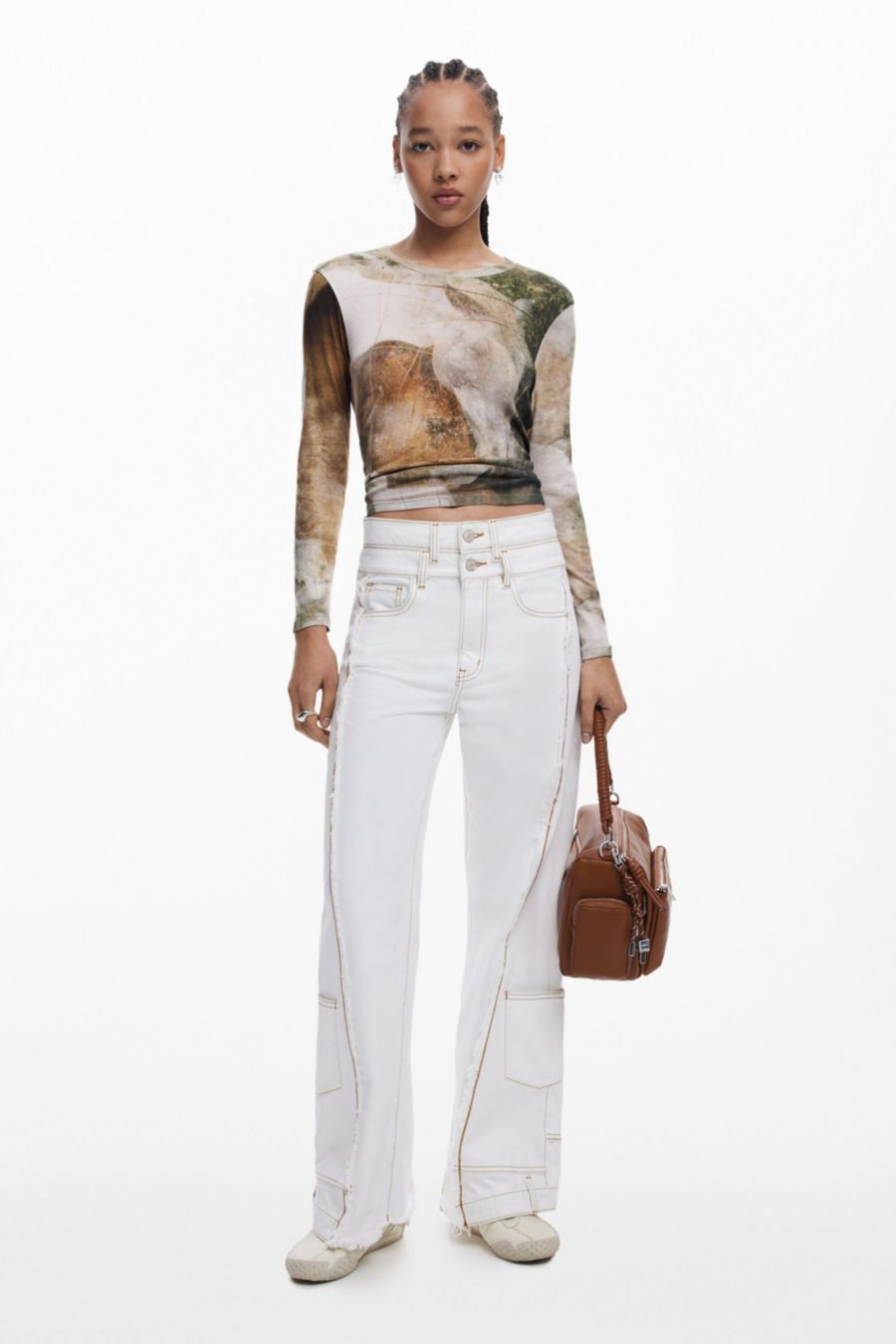 

Женская футболка с высоким воротником и изображением лошади Desigual, Sand, Бежевый, Женская футболка с высоким воротником и изображением лошади Desigual, Sand