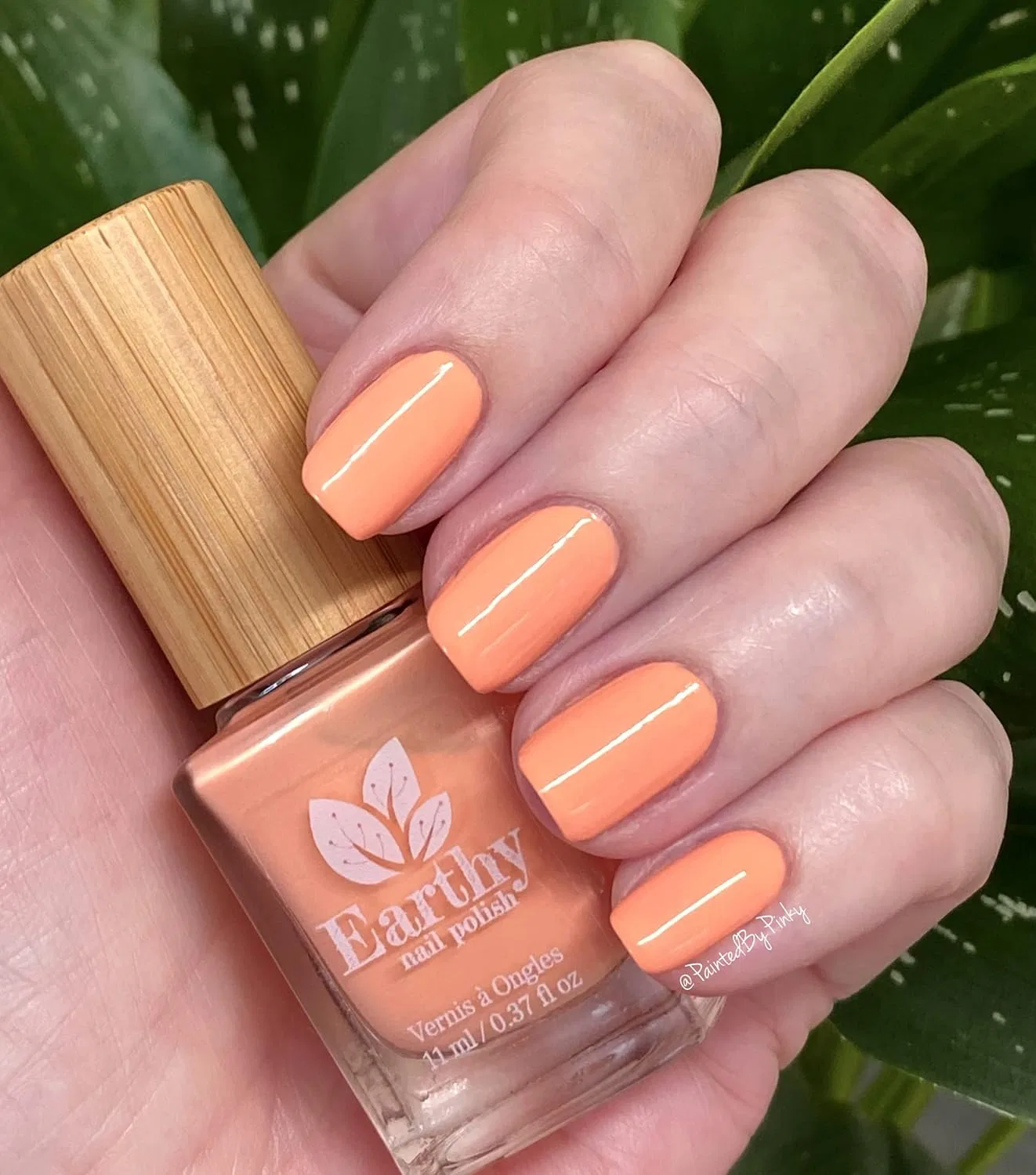 Лак для ногтей Peach and Cream на растительной основе Earthy Nail Polish — фото 2