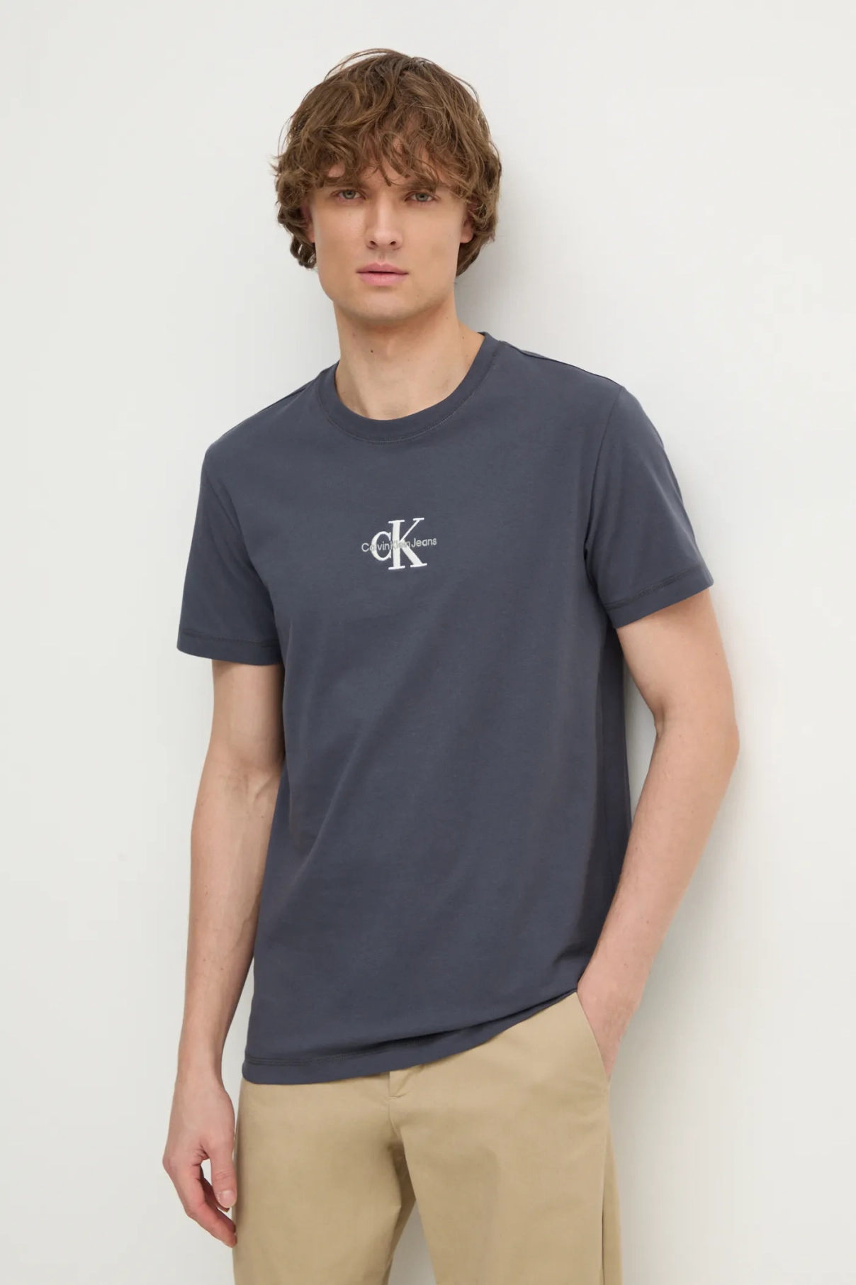 

Хлопковая футболка Calvin Klein Jeans, серый
