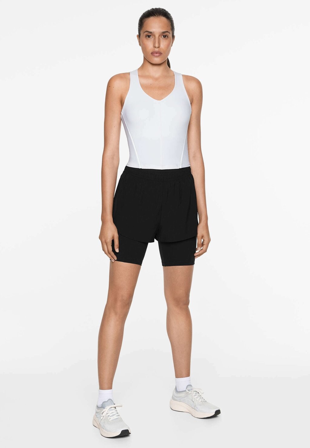 

Топ REFLECTIVE STRAP COMPRESSIVE OYSHO, белый