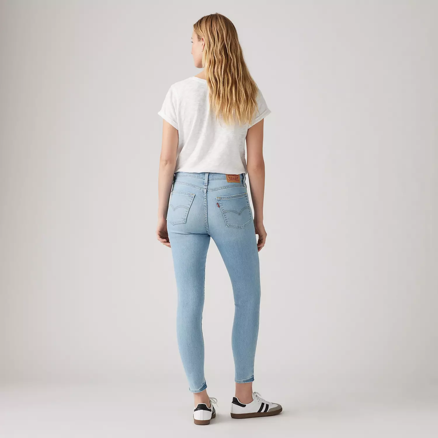 721 женские джинсы скинни с высокой посадкой Levi's, цвет Emblem Of Story - Light Wash — фото 3