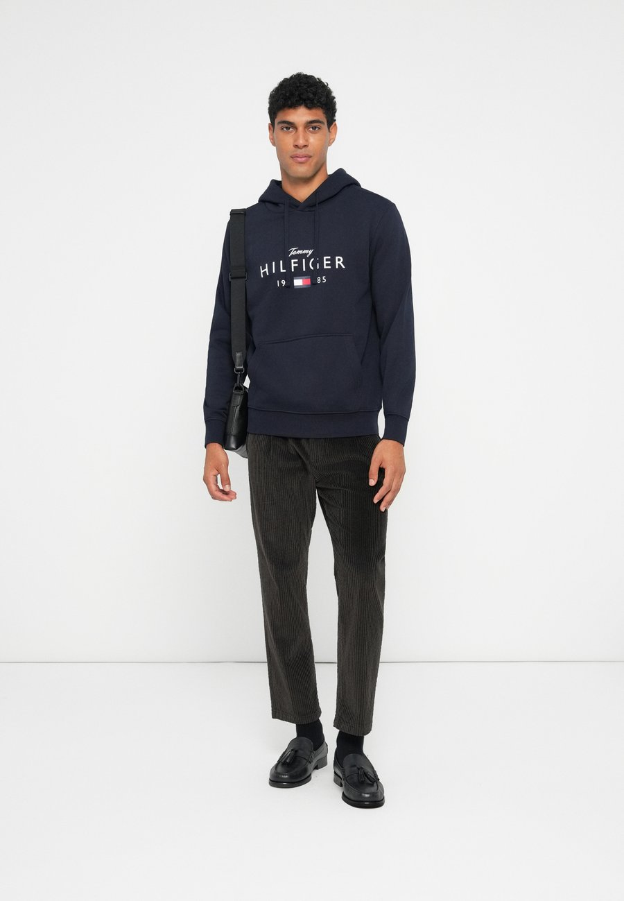 Худи Tommy Hilfiger BRAND LOVE BIG HOODIE, Desert Sky/Dark Blue — фото 2