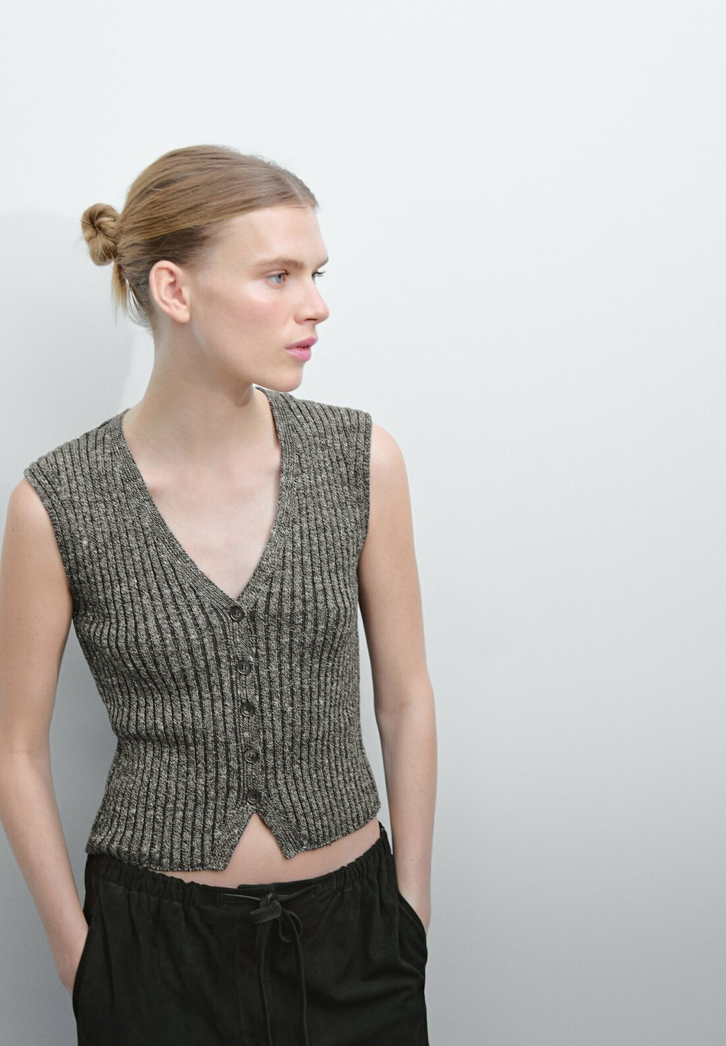 

Жилет FLECKED Massimo Dutti, темно-серый