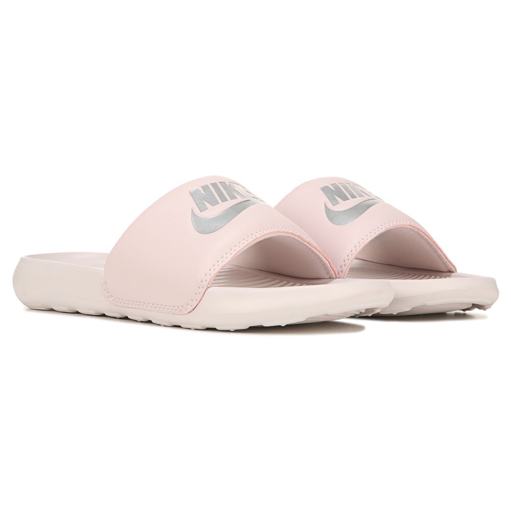 

Женские сандалии Victori на одной шлепанце Nike, цвет barely rose