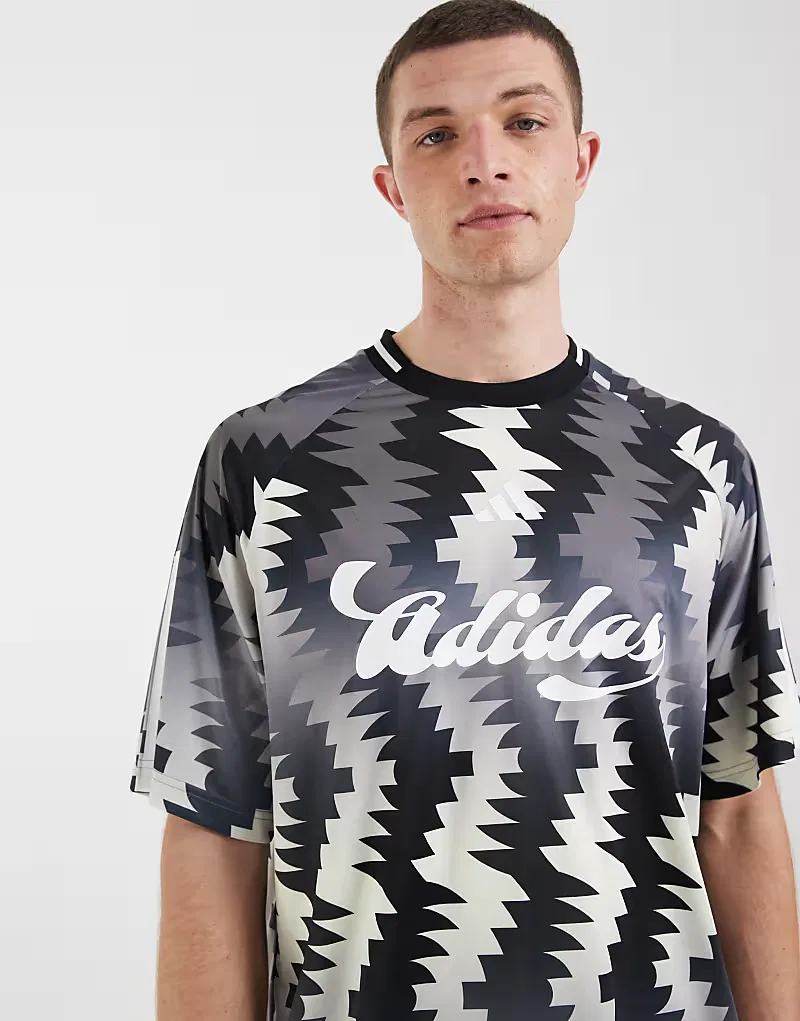 Футболка Adidas Originals Sportswear Tiro с рисунком, серо-черный — фото 3