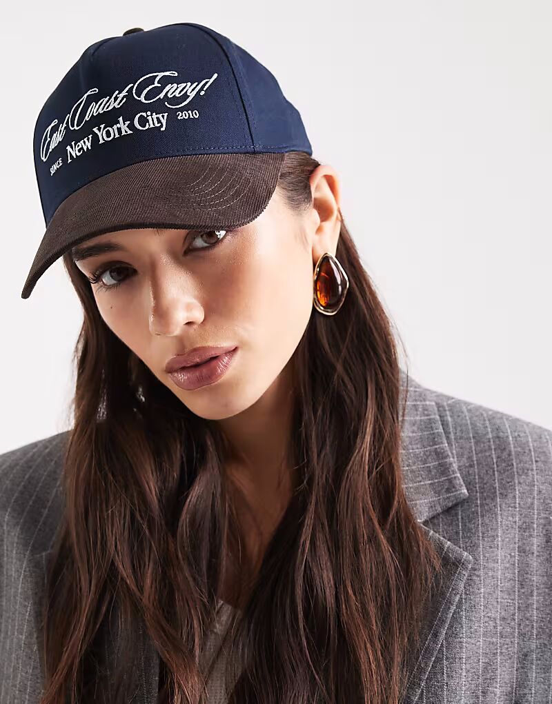 

Вельветовая бейсболка New York темно-синего и белого цветов Weworewhat, Белый, Вельветовая бейсболка New York темно-синего и белого цветов Weworewhat