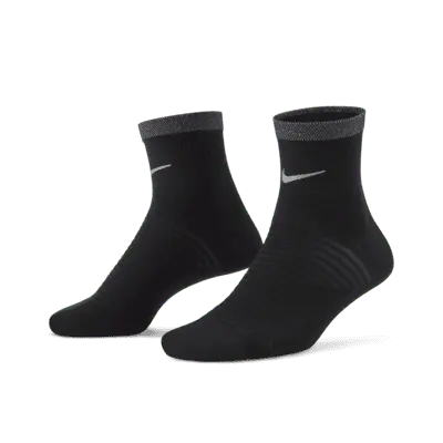 

Носки Nike Spark Lightweight Running Ankle, цвет Black/Reflect Silver