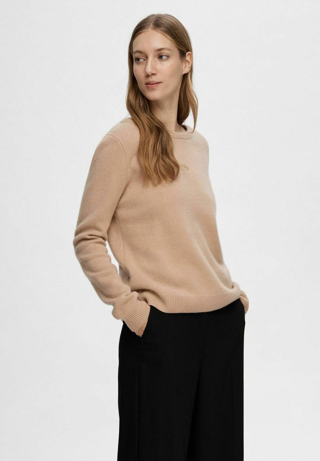 

Свитшот Selected Femme, цвет amphora