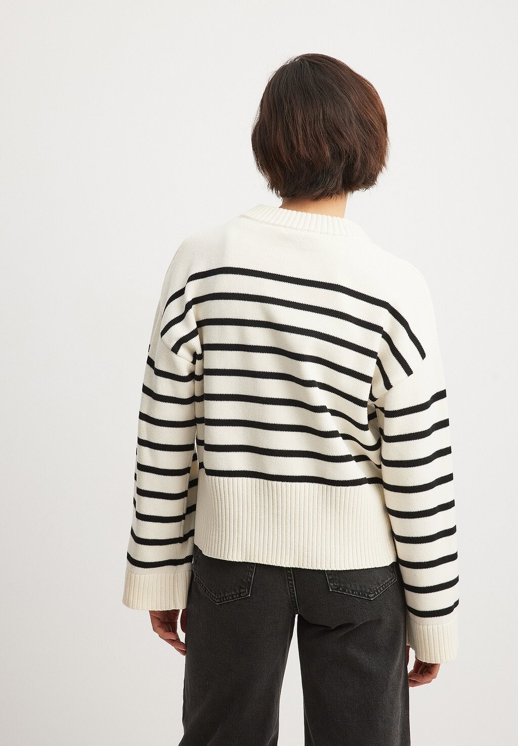 

Джемпер STRIPED NA-KD, белый