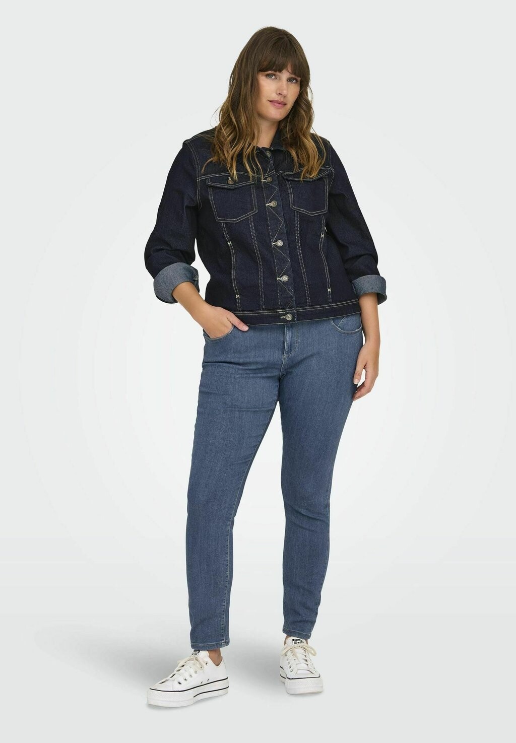

Джинсы облегающие CARANNA MITTLERE TAILLE ONLY Carmakoma, синий деним
