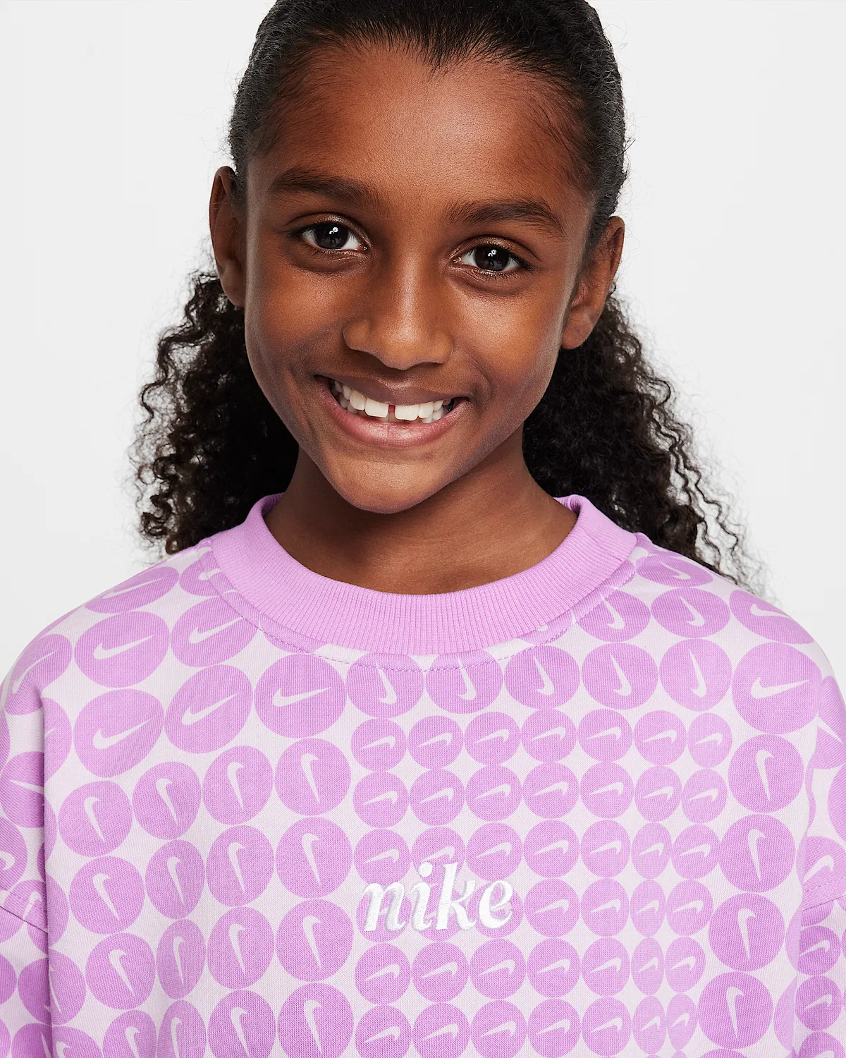 Детская (для девочек) оверсайз толстовка Nike Sportswear Club Fleece с круглым воротом, Rush Fuchsia/White — фото 3