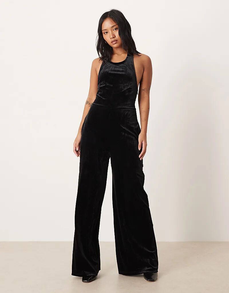 

Бархатный комбинезон на шее Nobody's Child Petite черного цвета