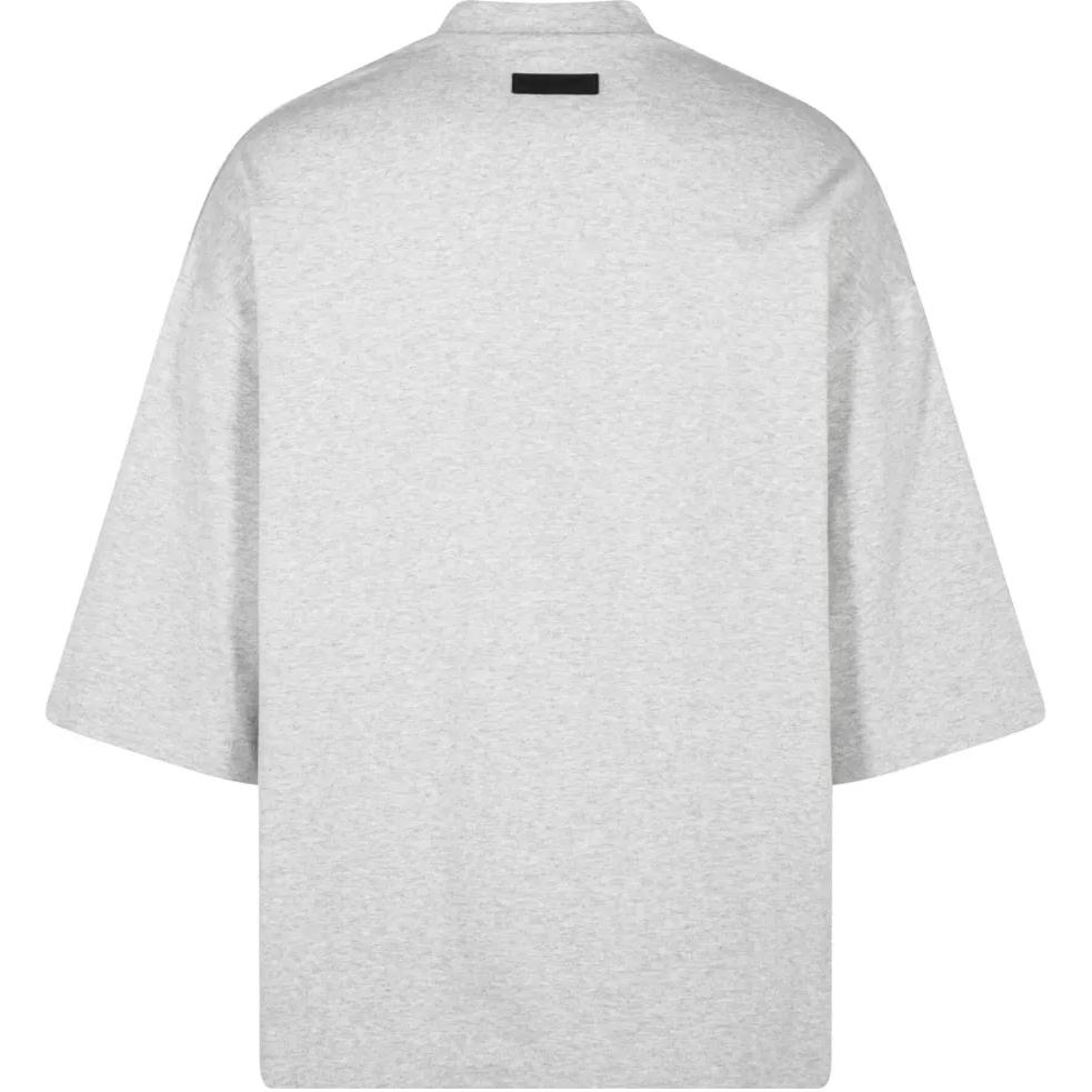 

Футболка с надписью «Футболка» Fear Of God Essentials, Light Heather Gray/Light Heather Grey