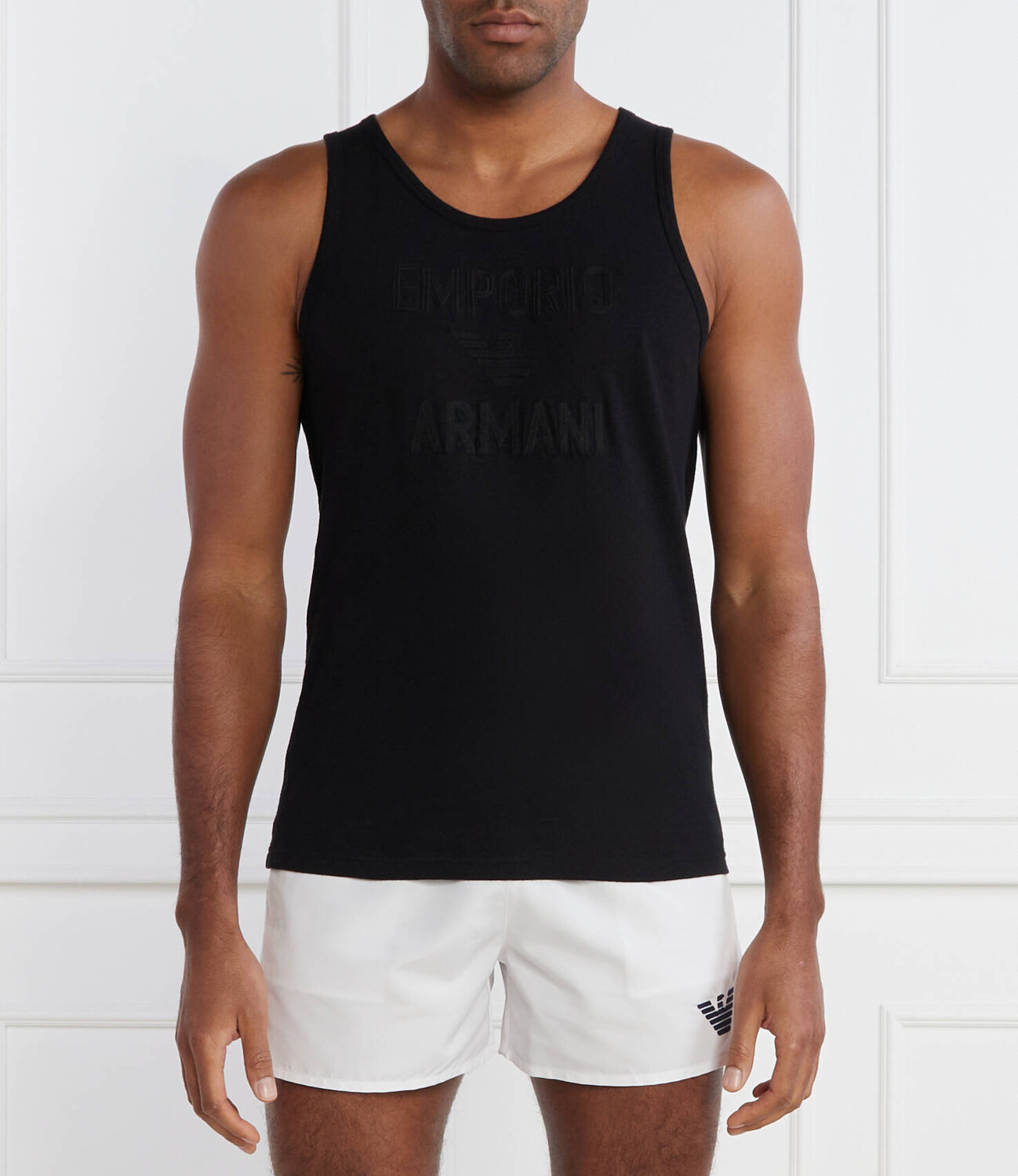

Футболка Emporio Armani Regular Fit, черный
