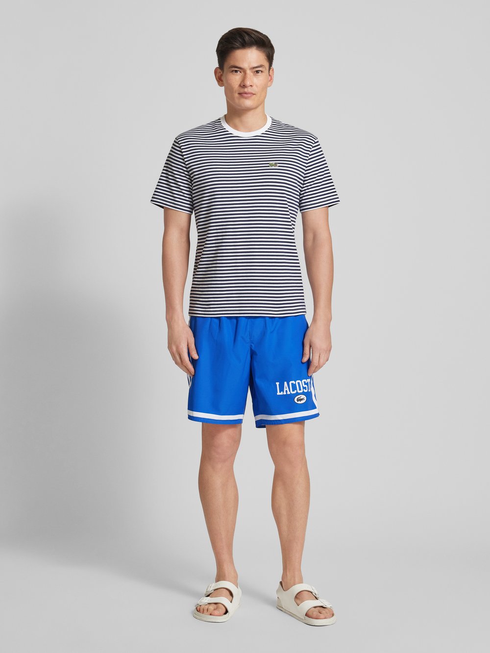 

Шорты с этикеткой Lacoste