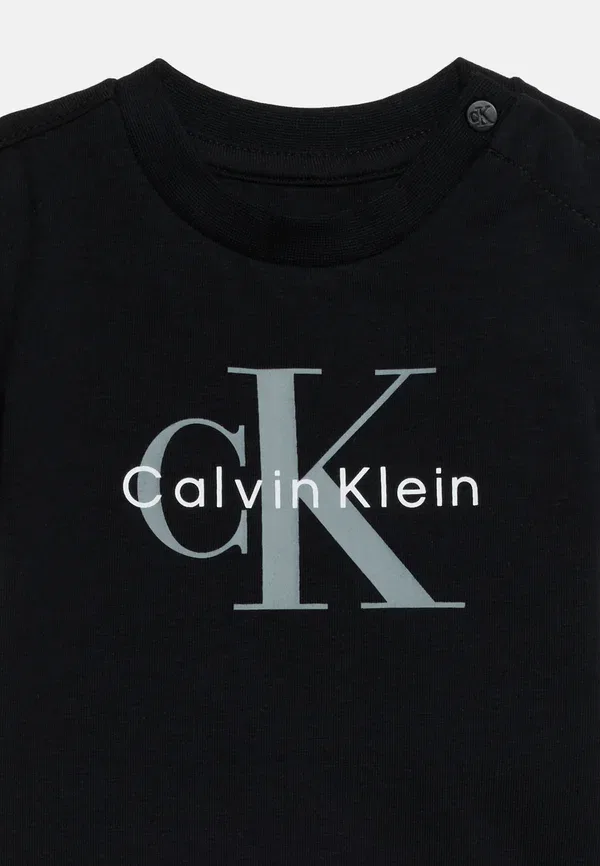 Футболка с принтом Monologo Calvin Klein Jeans, черный — фото 3