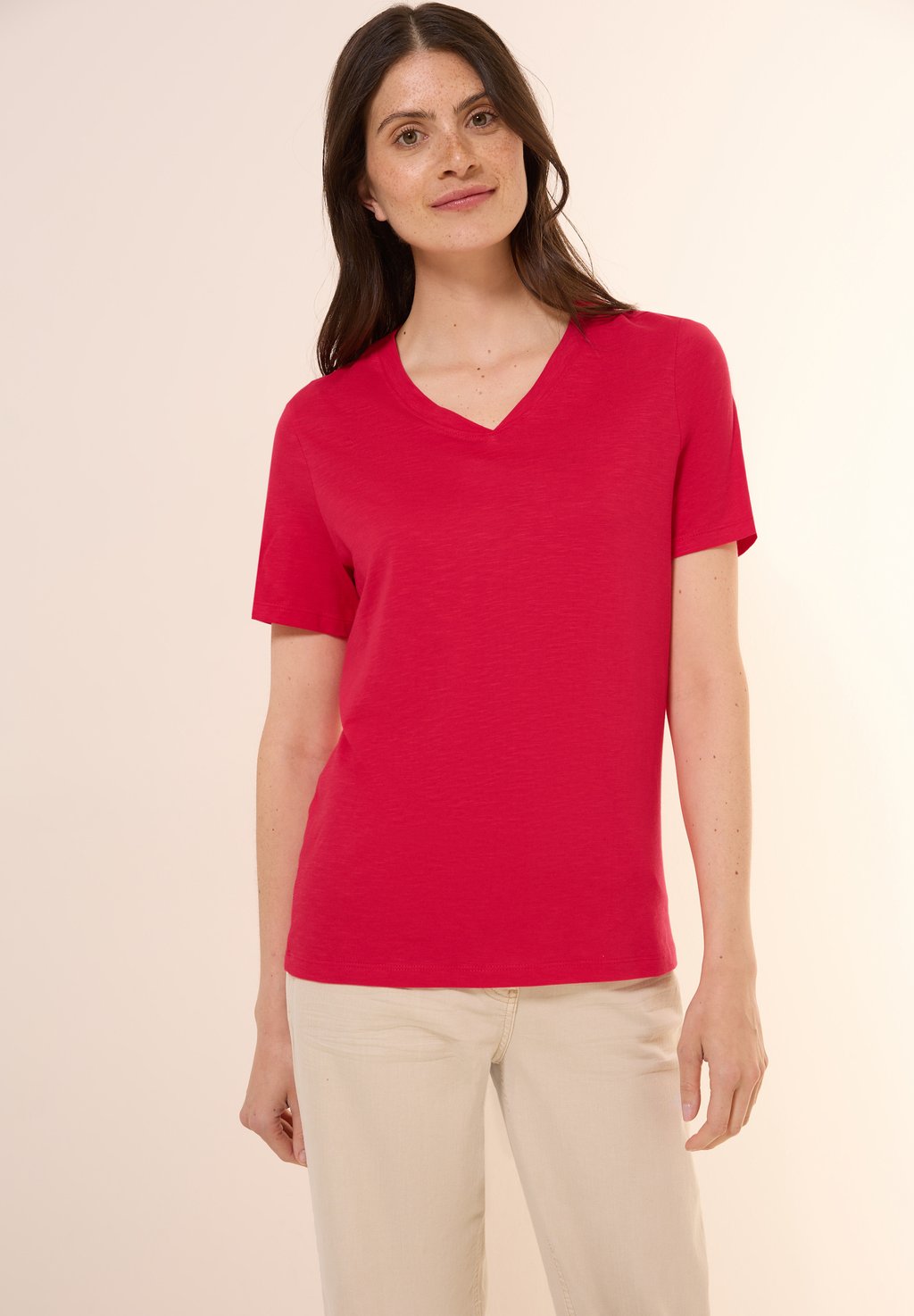

Базовая футболка V-NECK Cecil, металлик красный