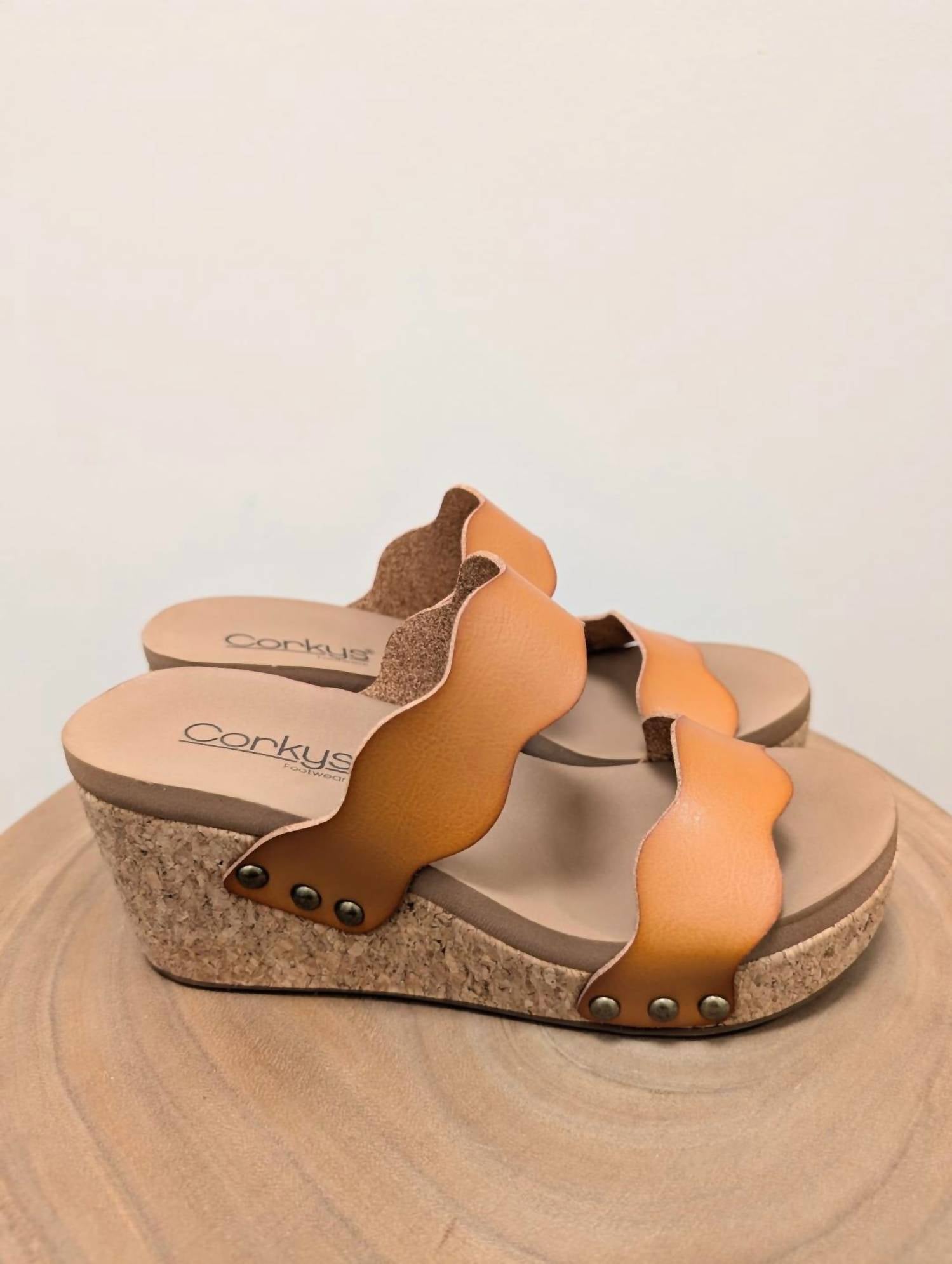 Женские мюли на платформе в коньячном коричневом цвете Corkys Footwear — фото 4